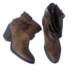 Blowfish Malibu ankle bootie 6.5 brown tan